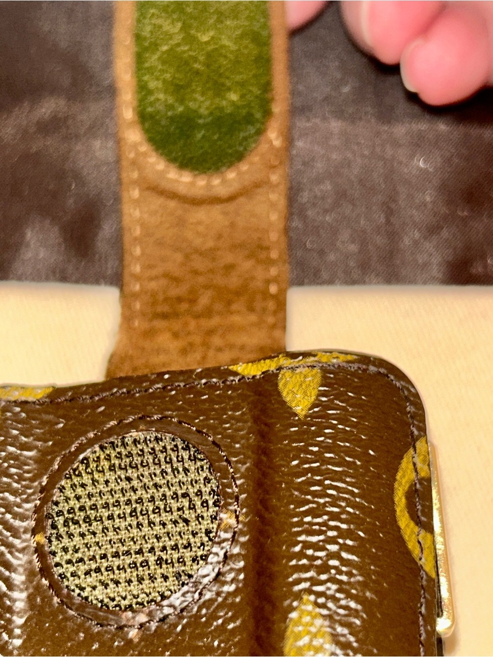 Louis Vuitton Monogram Etui
TelePhone International PM, Collectable - Picture 8 of 12